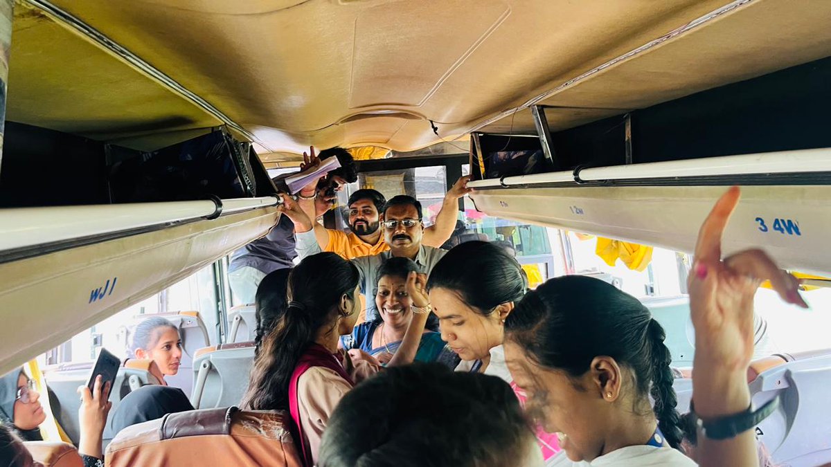 Collector_ADB's tweet photo. శుక్రవారం కలెక్టర్ క్యాంపు కార్యాలయం ముందు ప్రపంచ పర్యాటక దినోత్సవం-2026' ను పురస్కరించుకొని, 'తెలంగాణ దర్శిని' కార్యక్రమంలో భాగంగా 'యువ పర్యాటక క్లబ్' లకు చెందిన పాఠశాల, కళాశాల విద్యార్థుల కుంటాల జలపాతం విహారయాత్రను జిల్లా కలెక్టర్ రాజర్షిషా జెండా ఊపి కార్యక్రమాన్ని ప్రారంభించారు.

ఈ కార్యక్రమంలో జిల్లా పర్యాటక శాఖ అధికారి రవికుమార్, డిఈఓ మాధవి, విద్యార్థులు, ఉపాధ్యాయ బృందం, వివిధ శాఖల అధికారులు, సిబ్బంది, తదితరులు పాల్గొన్నారు.
#ADILABAD #GovernmentOfTelangana #IPRTELANGANA #TelanganaRising2047 #TelanganaRising #Telangana #IncredibleIndia #Tourism #UNESCO #ExploreTelangana #NatureIndia #WeekendGetaway #KuntalaWaterfalls #WATCH

@gssjodhpur
@TelanganaCMO
@TelanganaCS
@CPRO_TGCM
@Bhatti_Mallu
@INC_Ponguleti
@Ponnam_INC
@jupallyk_rao
@seethakkaMLA
@RajarshiShahIAS
@incredibleindia
@cdmatelangana
@DMCellTS
@DigitalMediaTG
@EmergingTechTS
@MinOfCultureGoI
@tourismgoi 
@PIBCulture
@TravelTelangana 
@NewsArenaIndia
@NewsMeter_in
@tsdamindia
@CBC_MIB
@PIBHindi
@PIB_India
@MIB_India
@PTI_News
@DCsofIndia
@DDNewslive
@DDNational
@IasTelangana
@IPRTelangana
@PIBFactCheck
@PTINews_Bhasha