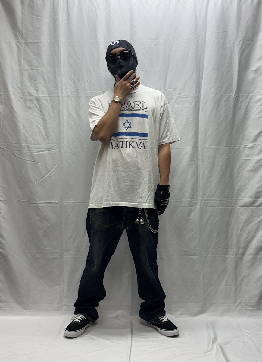 Devilsway_corp's tweet photo. Mark Gonzalesが『Video Days』で着用したことで知られるIsrael Tee

Dear Skatingによって復刻されましたが、こちらはLe Pays International製オリジナルです

『Video Days』が1991年の作品であることから、1991–93頃に流通していた個体と推測されます

#markgonzales
#supreme
#chromehearts https://t.co/rYvexJHGTV