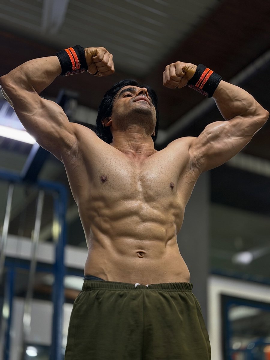 AugustusKueiem's tweet photo. Strong core. Stronger arms. Stronger you. https://t.co/XyjdmCfOJm