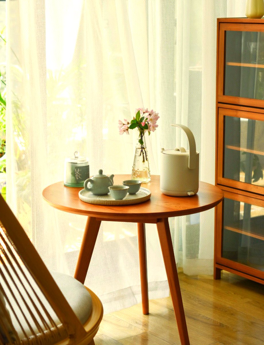nocoycoy's tweet photo. Hey, the new café has a super cute corner with a woven rattan chair—so cozy for reading! https://t.co/xHTKWw6O9n