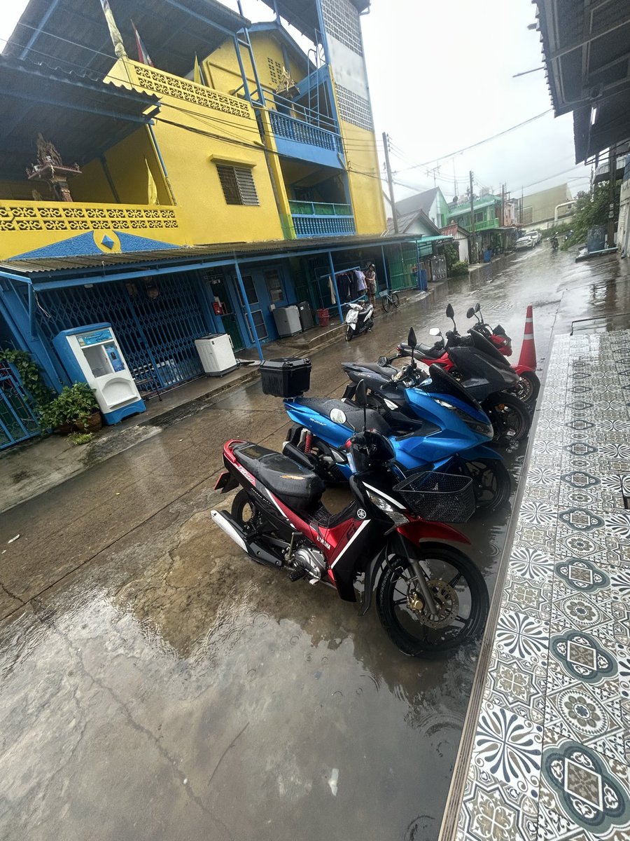 TioyTioyly's tweet photo. ไทธานีตอนนี้ เอาเรือมาทีจ้าาา🫩🌧️😂 #นวนคร #ปทุมธานี #ไทธานี https://t.co/biNMcBvni8