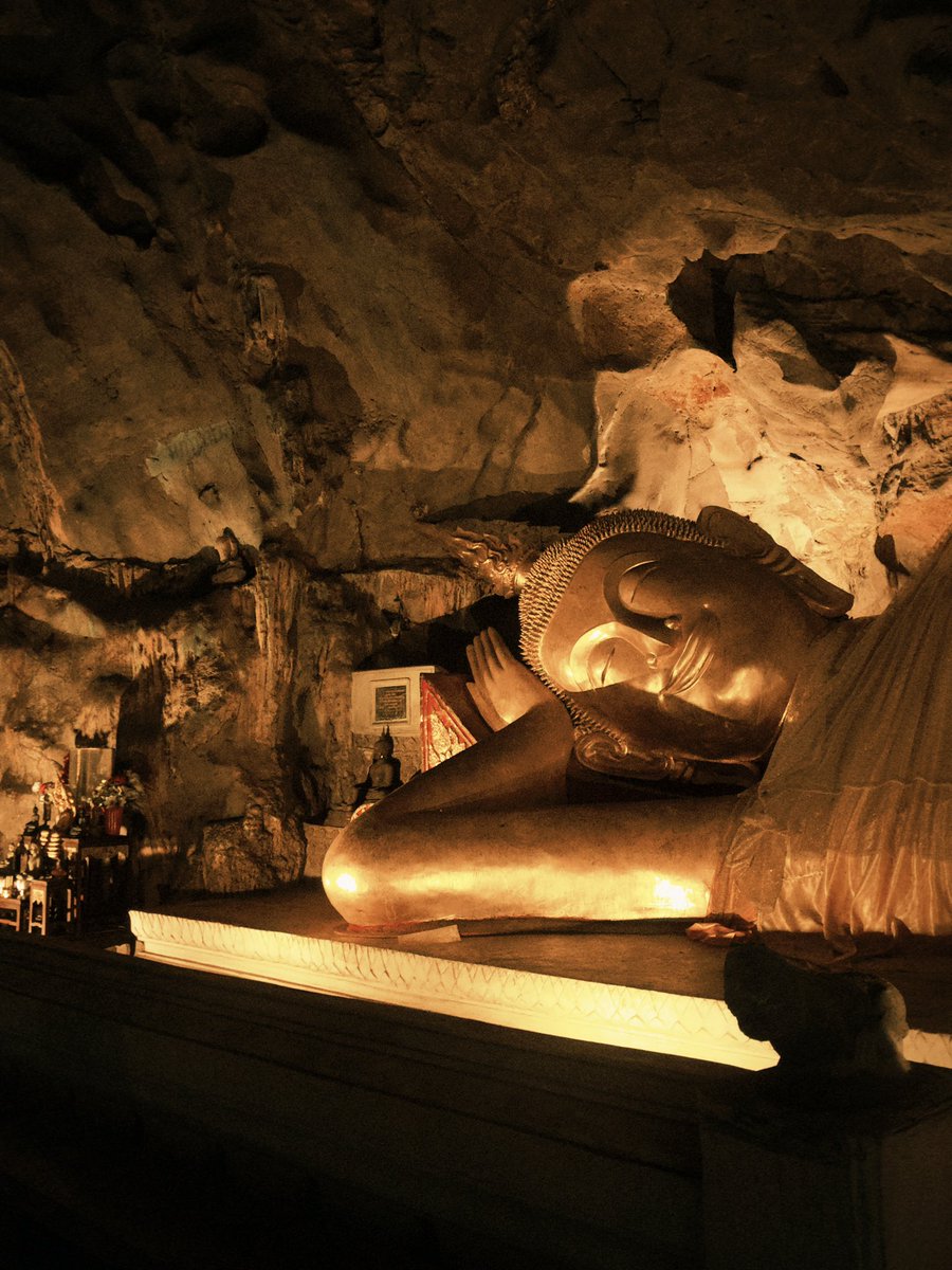 r_sun_j's tweet photo. Buddha https://t.co/Z1Chp5HsMO