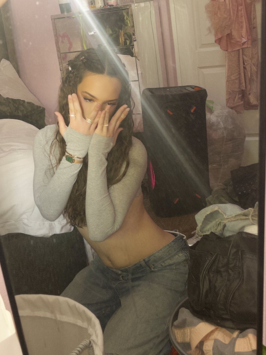 badgyallela tweet picture