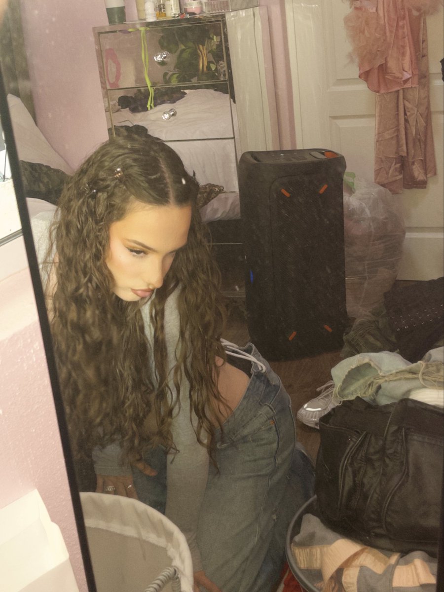 badgyallela tweet picture