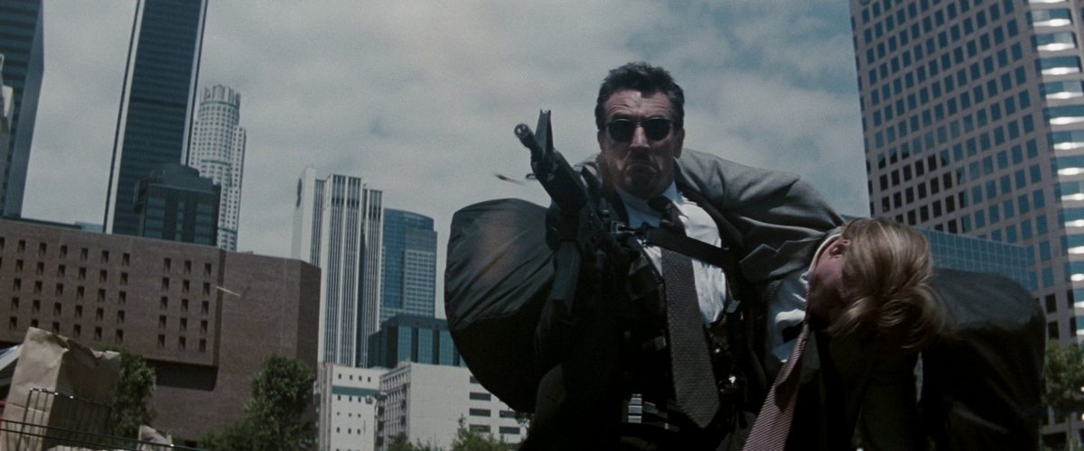 heatframes's tweet photo. HEAT (1995) - FRAME 2179 https://t.co/wDXFcJV1h1
