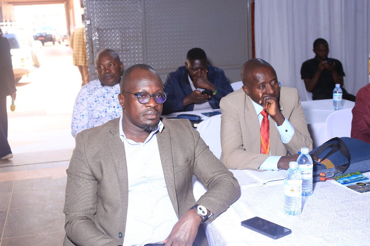 SiphoUganda's tweet photo. Land ownership provisions can create challenges when government needs land for expanding roads & developing infrastructure such as airports. Participants are calling for reforms that can ease infrastructure devโt while protecting public interests.
#LocalGOVT27
#KnowYourBudget27 https://t.co/J1vkcsREkx