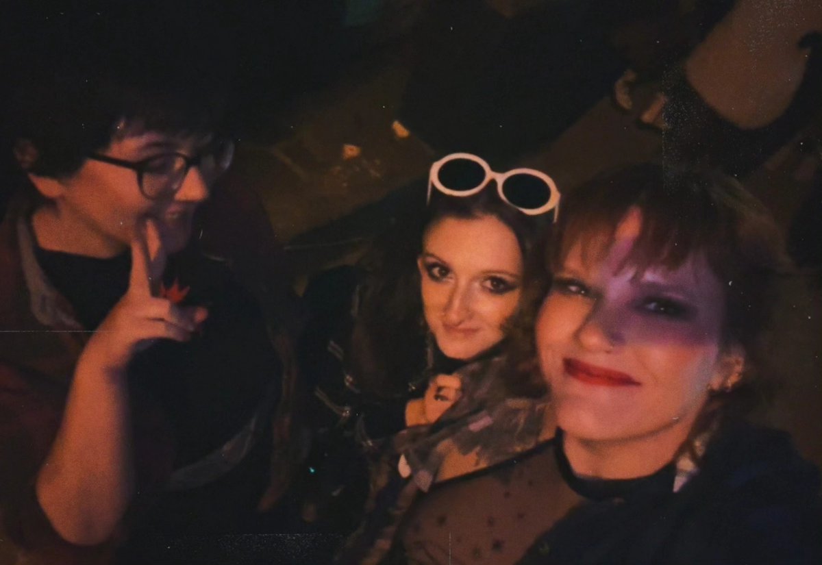 ChristaNovikoff's tweet photo. Sleaze night with the girls. https://t.co/0pk5Xsxvpy