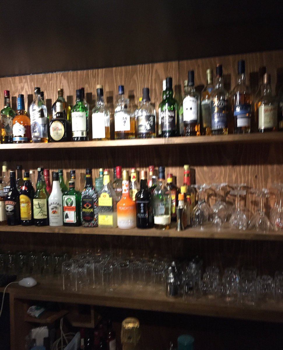 sencho1967's tweet photo. 午後５時、Bar黒船屋Open！ 
#バー
#創業33年
#中央区徳井町2-4-5
#09096245290
#ウイスキー
#カクテル
#谷町4丁目
#マイドームおおさか#大阪商工会議所
#喫煙可能店
#ブルース
#ジャズ https://t.co/B99sYHsAml