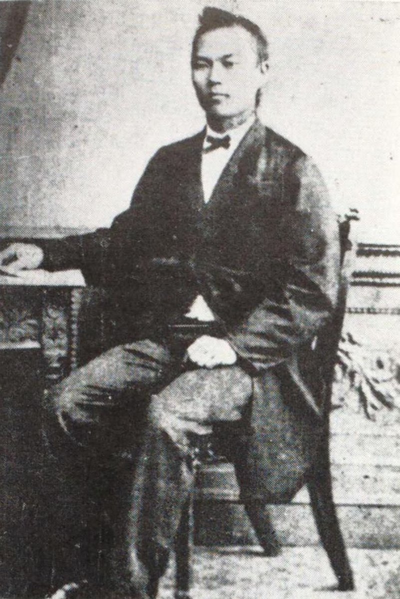 rekishizatsudan's tweet photo. 141年前の今日、五代友厚が亡くなりました。薩摩藩士で大阪経済復興の立役者。小松帯刀に海外留学の意見書を提出し、自ら英国への使節団に同行。ここで経営学に触れ、帰国後は藩の洋式工業、貿易拡張やパリ万博出展に活躍します。
維新後は外交官や判事、参与を経て実業界に転じ、鉱山、製藍、鉄道、紡績事業を振興。また、大阪で造幣寮と特約の金銀分析所を設立することによって巨富を得ることに成功します。
その後も大阪を拠点とし、大阪商法会議所、大阪株式取引所、大阪堂島米商会所、商業講習所の設立と指導に尽力し、関西財界の組織化に貢献。その後の金本位制への移行により銀主体であった大阪経済は低迷し始めますが、五代の築いた基盤、在阪実業家の相互扶助の仕組みで打開していくこととなります。
また大久保利通とは富国強兵などの政策方針で意気投合の仲であり、大久保を大阪に呼び、木戸孝允らの仲介を行うなど大阪会議を成功させています。この点では立憲政治の樹立の影の功労者とも言えますね。