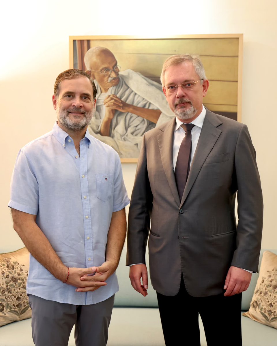 INCIndia's tweet photo. LoP Shri @RahulGandhi met with H.E. @AmbRus_India, Ambassador of Russia to India, at 10 Janpath, New Delhi, today. https://t.co/NCF6Du4TJ5