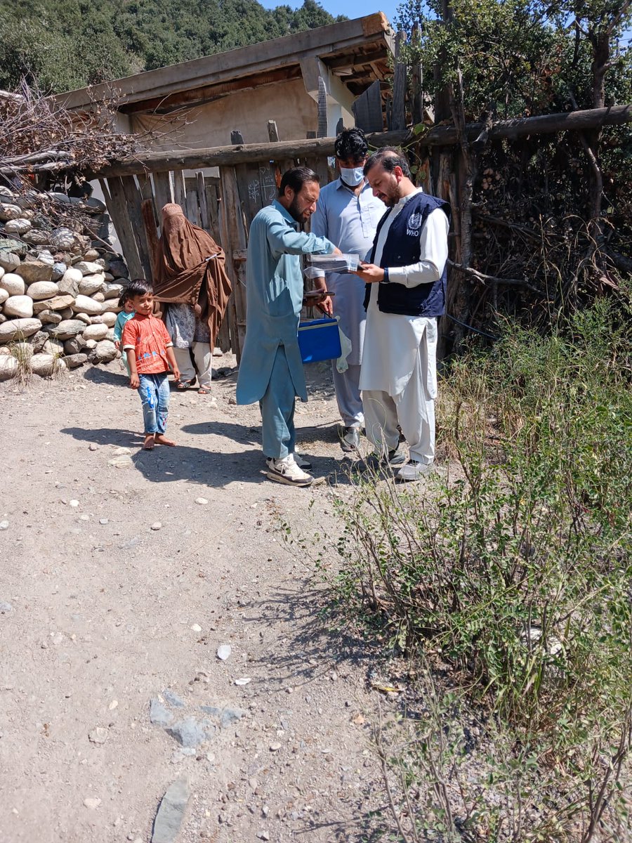WHOPakistan's tweet photo. This week, @WHO is supporting the @GovtofPakistan to protect 31M children thanks to an oral polio vaccine that is safe & effective & is being used in 195 countries.
Together, we can #EndPolio. https://t.co/QZCFrqAMBe