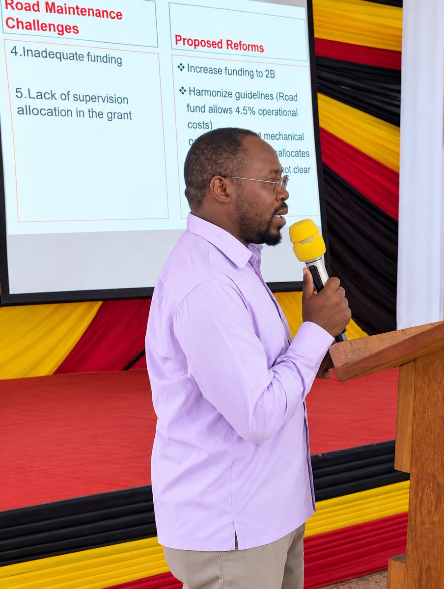 SiphoUganda's tweet photo. Clear roles & reporting structures are essential for effective local road management.
We are calling for guidelines to clarify the relationship between roads committees, planning structures & councils.
#LocalGOVT27
#KnowYourBudget27
#TenfoldGrowth https://t.co/Q01j1iwBN7