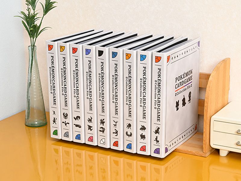 Pokekalos's tweet photo. Envie de classer vos cartes Pokémon par numéro ? Une série de classeurs premium pour le JCC Pokémon des 1025 Pokémon sortira le 16 octobre au Japon https://t.co/XLzEXRDYm1