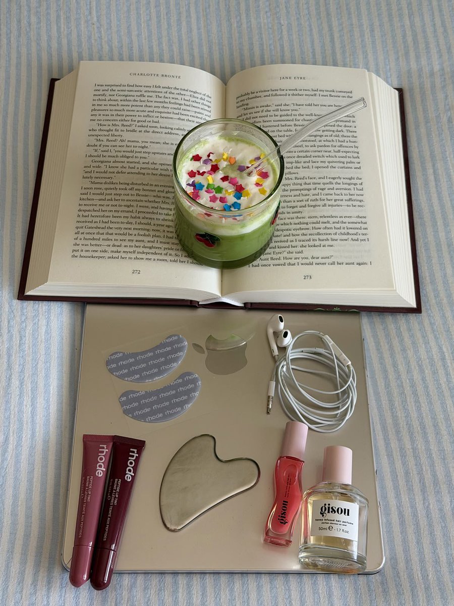 Diorgirlx's tweet photo. pretty girly things https://t.co/fblJM5lQUi