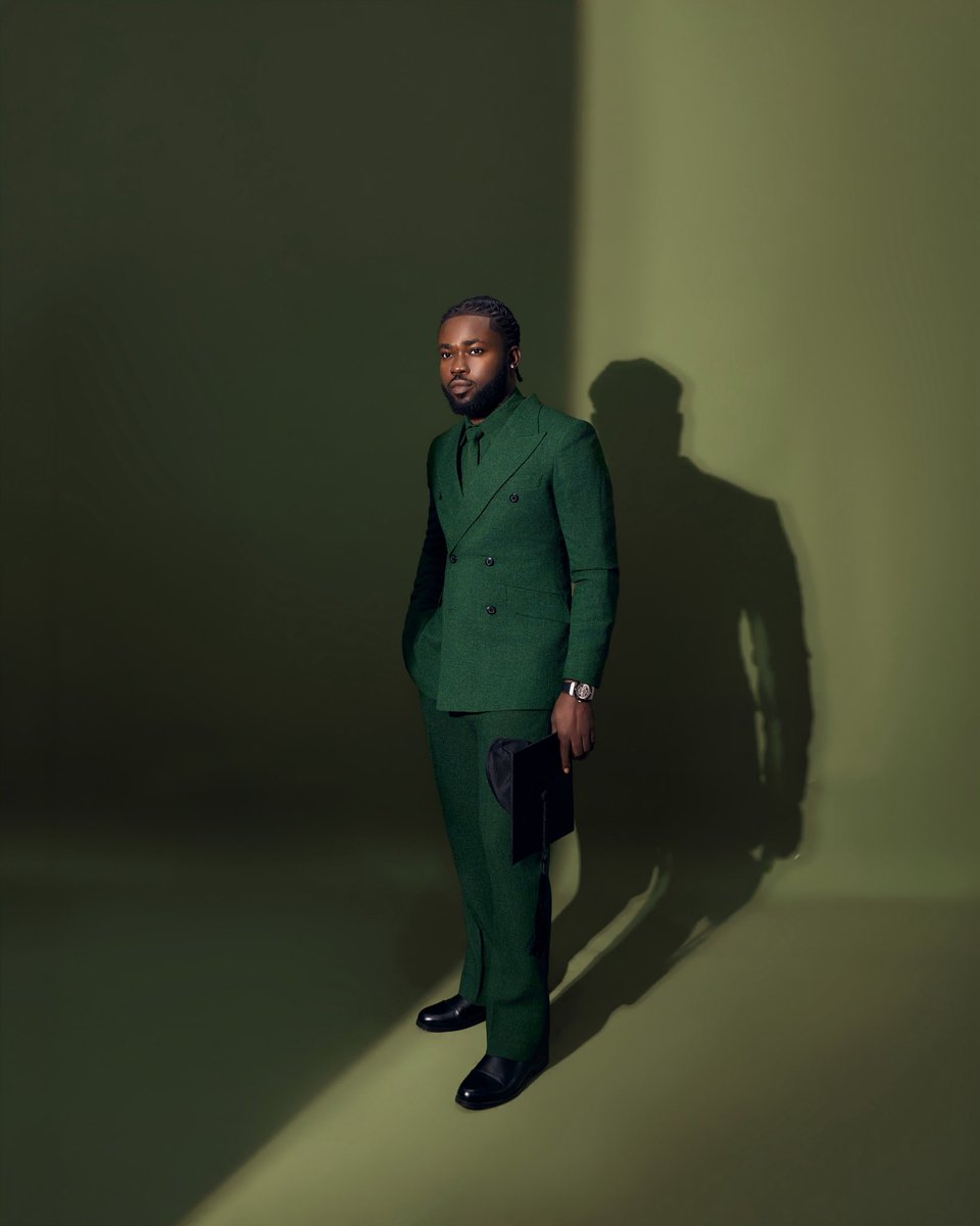 KojoJuniorr's tweet photo. Vini Vidi Vici

Master of Arts in Brands and Communications Management. 
Suit; @ _thesuitmaster on IG  
📸 drkpablo_ on IG
Shoe; @_The_Glover https://t.co/yfTO81Ncq2