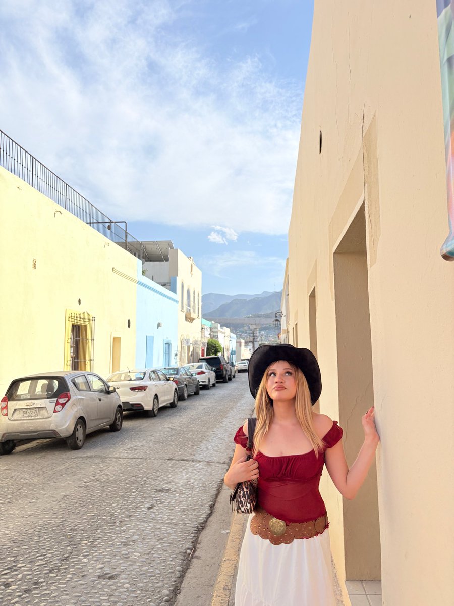 cherryybloup's tweet photo. soy linda?? 

#mty #Monterrey https://t.co/zbYbA2teBk