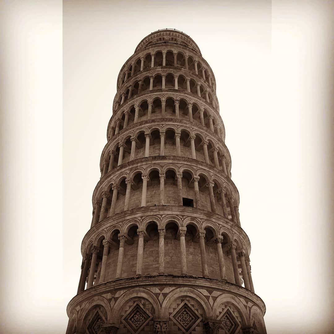 TomasaGure4c's tweet photo. Senza inclinazioni. https://t.co/MtJmTMRXbn