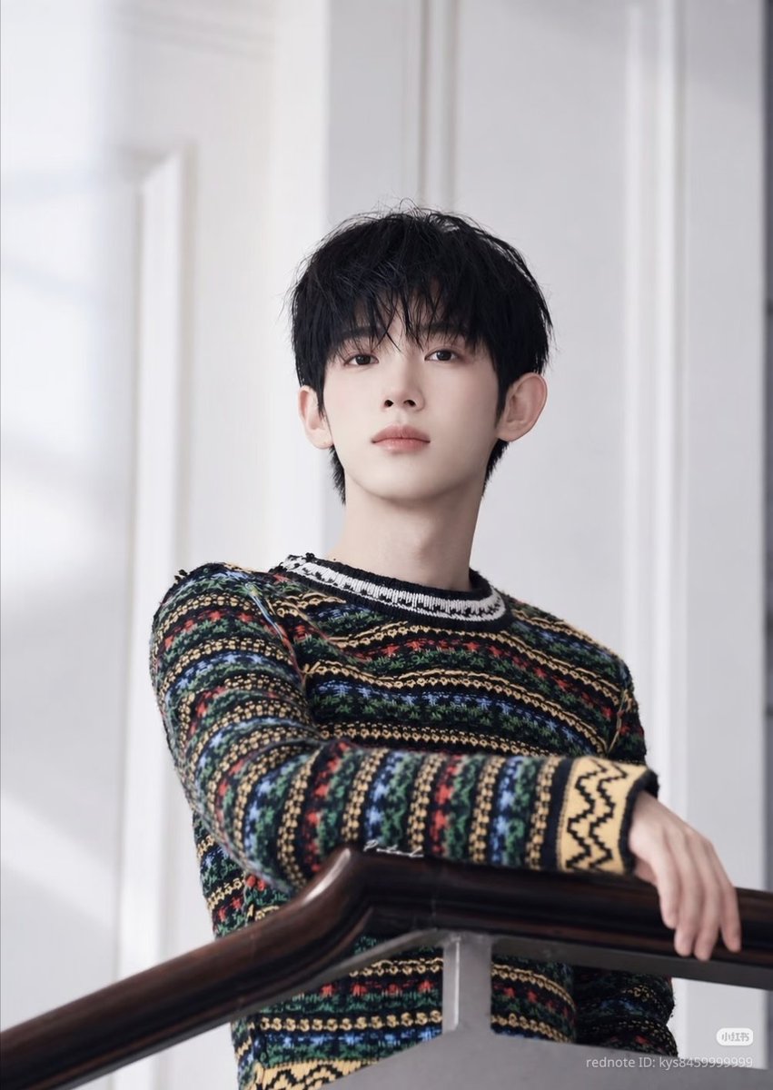 XX00419's tweet photo. Đừng sợ những chặng đường dài. Chỉ cần bạn không dừng lại, từng bước nhỏ cũng sẽ tạo nên một hành trình thật đáng tự hào.

PARK SIWOO AT MARNI MFWSS27 
#PARKSIWOOxMARNI 
#PARKSIWOOxMARNIFWSS27 
#PARKSIWOO #박시우 https://t.co/oXbDUpufvt