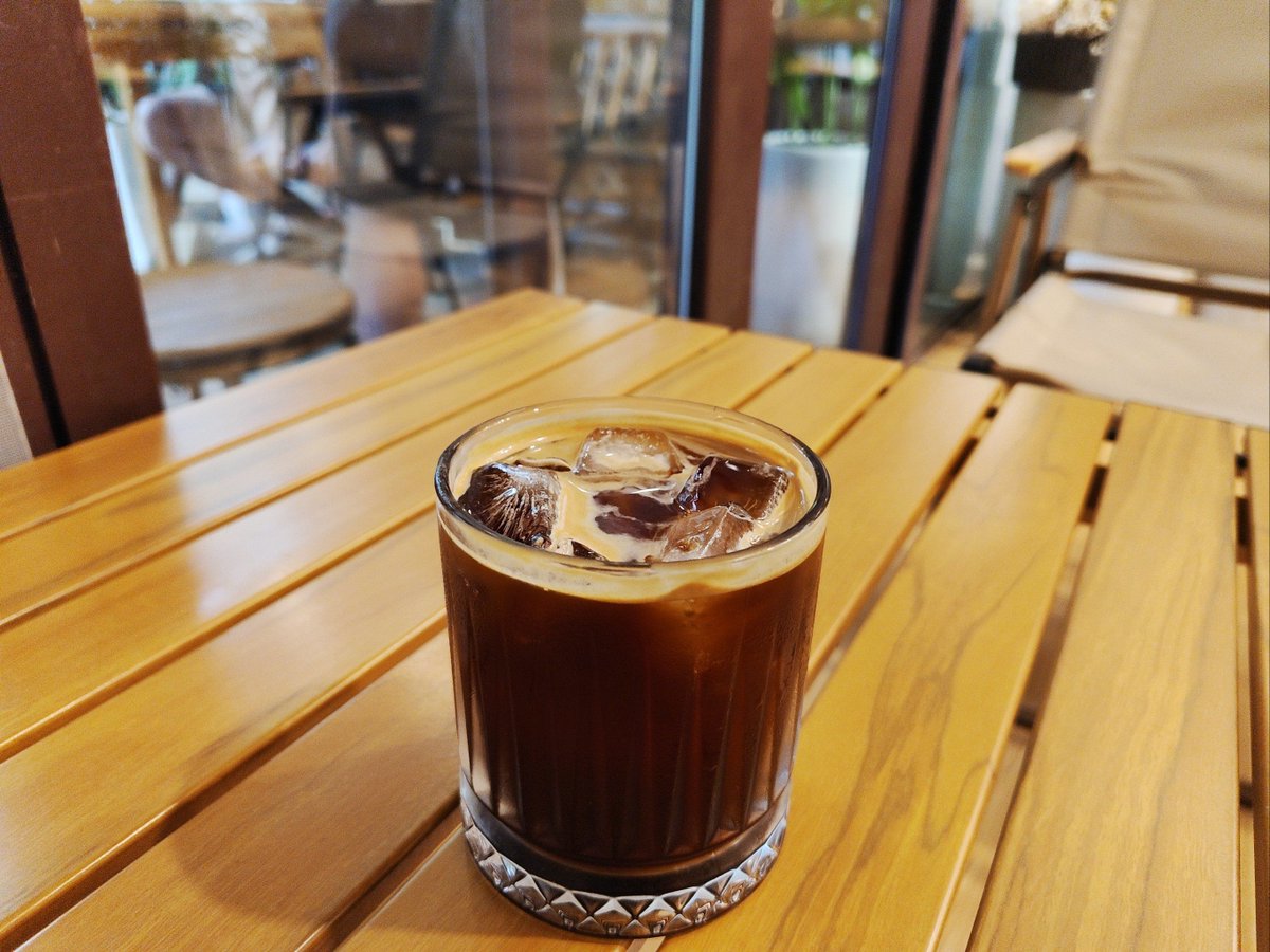 bellakhang83083's tweet photo. Hey! Long time no see—just grabbed your favorite iced latte, wanna meet up at the corner park in 10 mins https://t.co/qU20JB2H3r