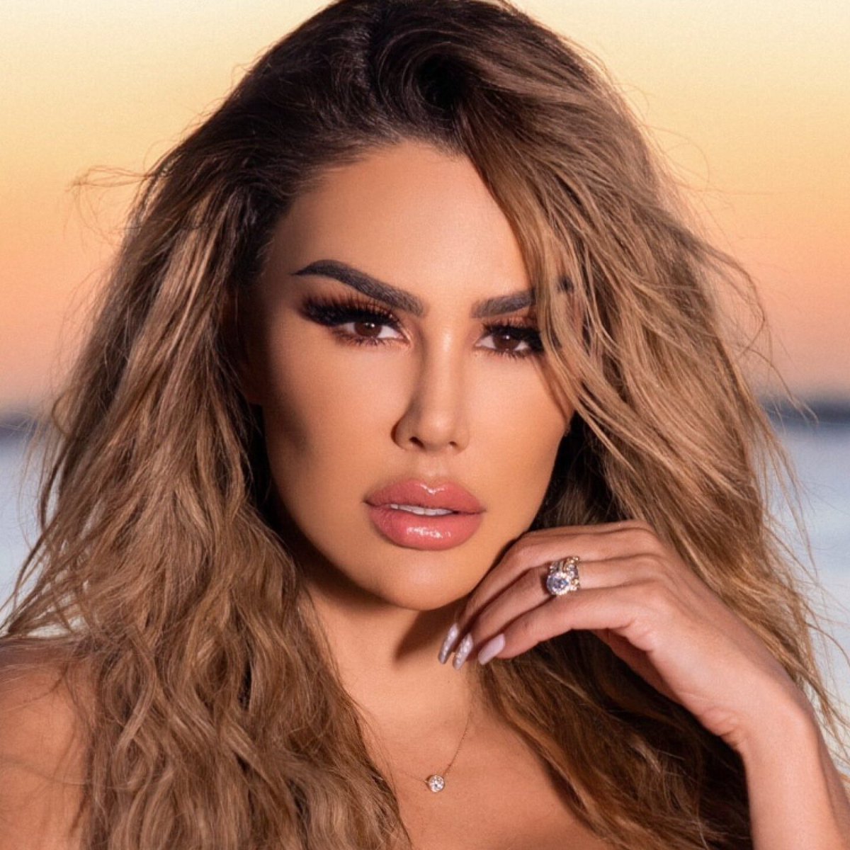 celebcrush4922's tweet photo. Happy Birthday Ninel Conde 🎂🌸
#HappyBirthday #Ninel #Conde #NinelConde https://t.co/4O3t3ype01