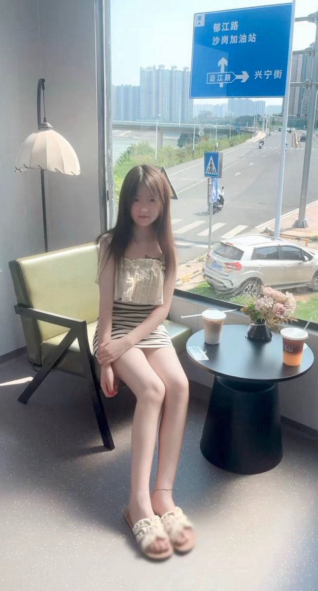 rachel27ef7's tweet photo. 新人刚玩x

想发点照片  有人锐我17岁的福照吗

直接给不墨迹  发完我要删了….. https://t.co/lNqWSr6sXU