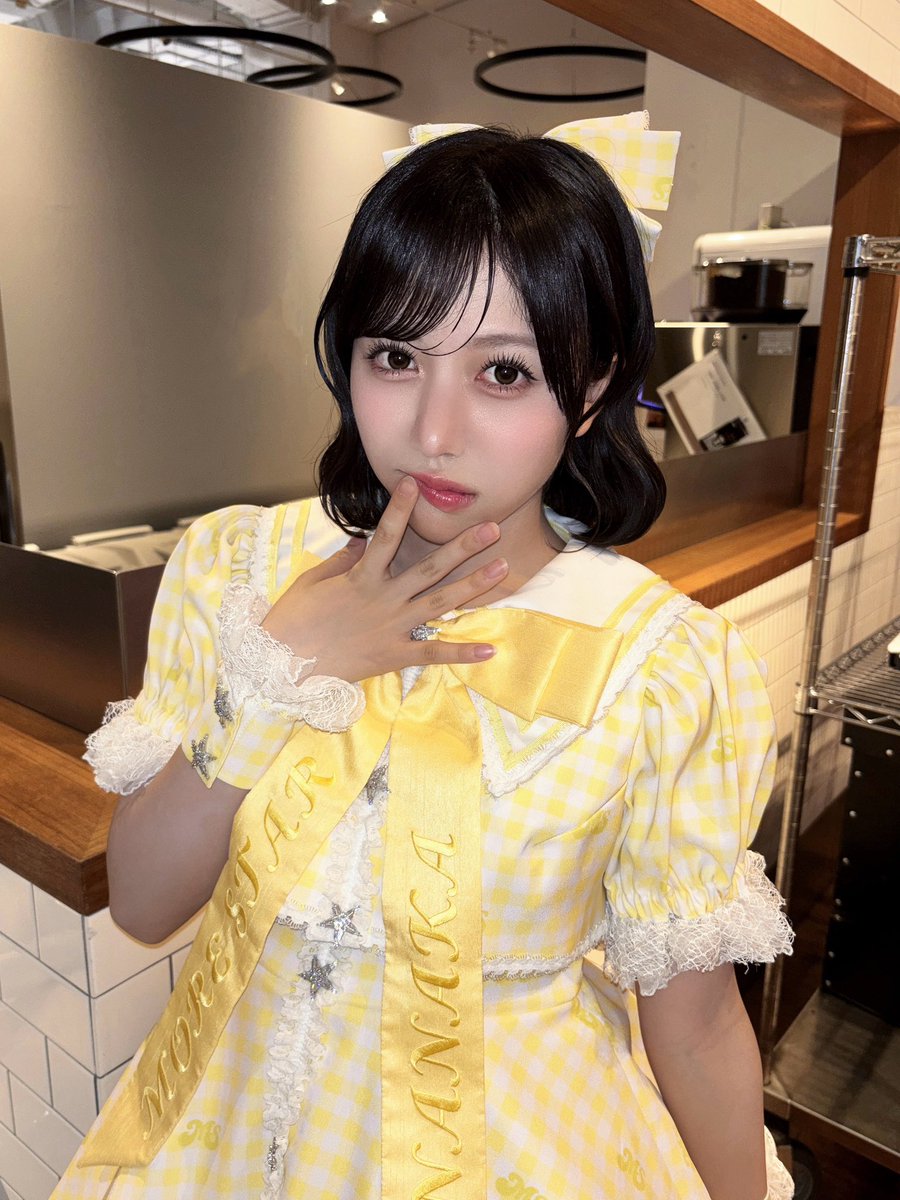 nanaka_ms0707's tweet photo. 新アー写！ということで改めて自己紹介！

MORE STARの黄色担当💛笹原なな花
17歳の高校2年生でもあすた最年少！👶
あだ名は「なぁーボブ」だけど、みんなにはもう「ボブ」って呼ばれてますっ！

特技と趣味も進化してるので、ぜひぜひ見���みてね！今応援してくれてるみんなも、これから出会うみんなも、よろしくねっ！
 #もあすた #MORESTAR #笹原なな花
 #ボブ #自己紹介ボブ