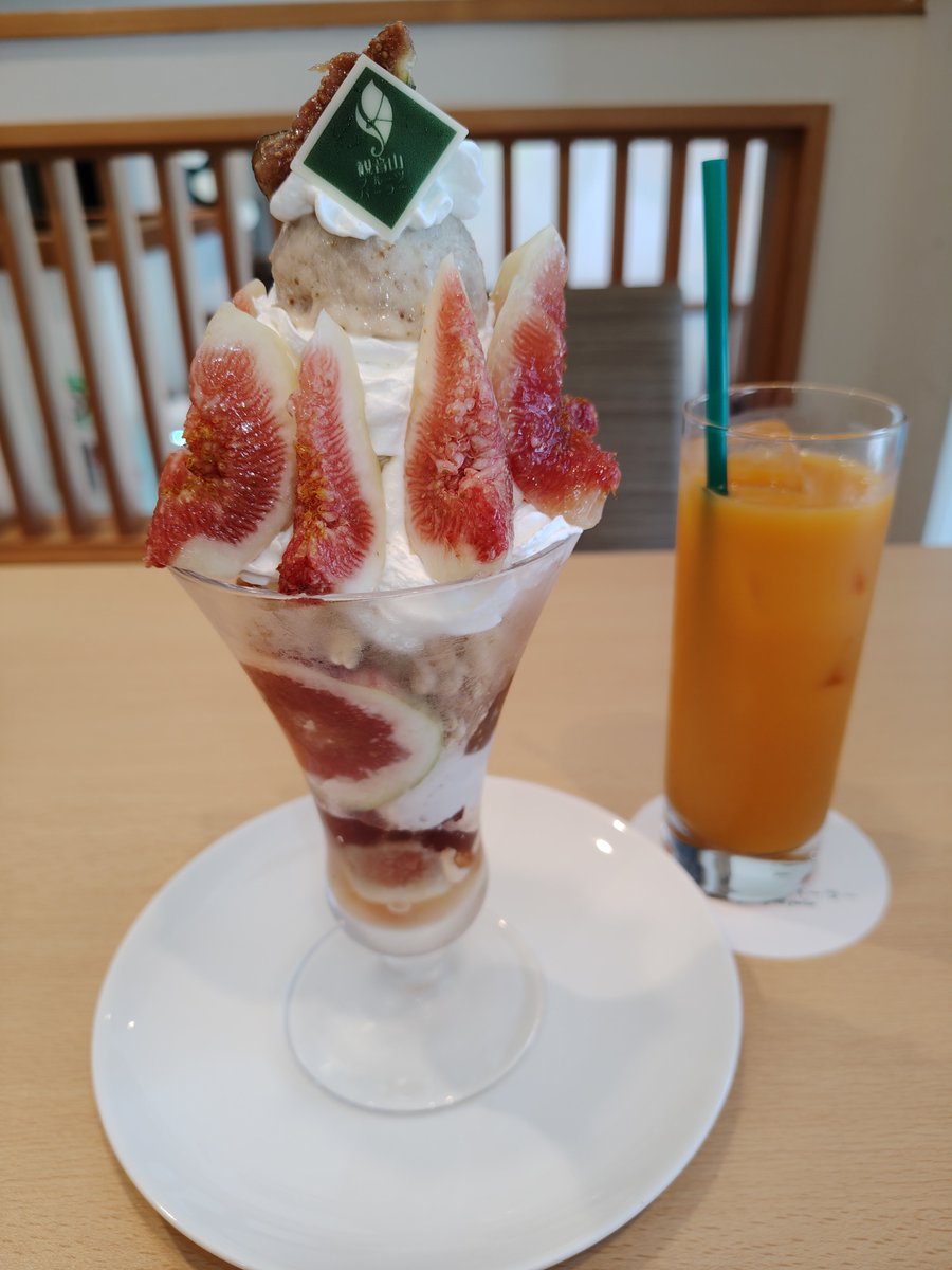 kityou07's tweet photo. ご褒美パフェ食べてきた https://t.co/gJcAw73m5D