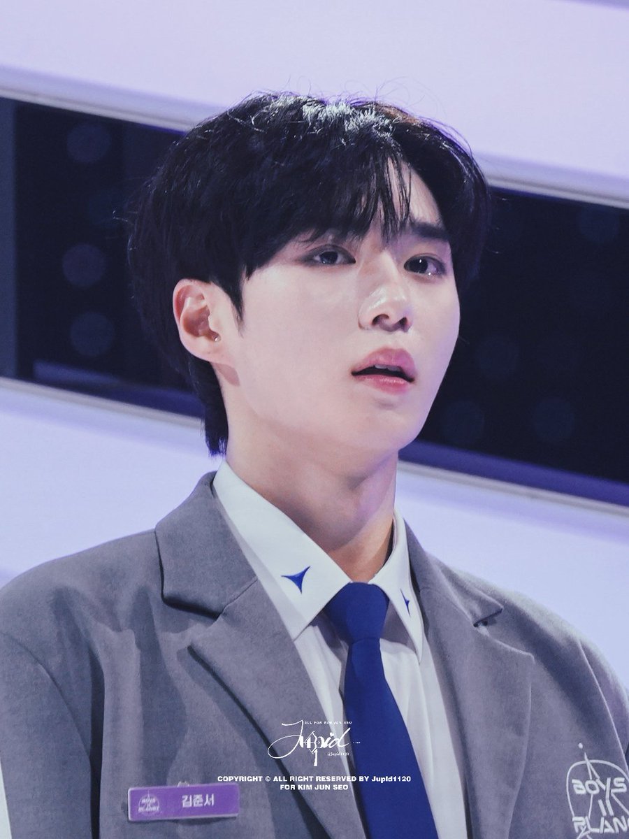 __k_junseomg's tweet photo. ボイプラファイナルでヘリジュンさんが泣いてるジュンソを抱きしめてくれる動画がだいすきなんですが、見つけられません😭😭どなたかその動画をご存じでしたら、教えていただけないでしょうか？😭😭よろしくお願いいたします🙇🏻‍♀️ https://t.co/tOcdTo4xKk