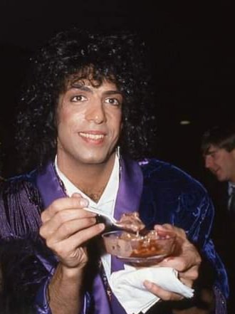 _80sGurl_'s tweet photo. @Weezy65La @Daryl_trouble @tigerman8901 @PaulStanleyLive @CindyRosmus @Heather94494345 @CHelmering @JenniferSi33633 @silke_bartsch Happy Thursday Louise!! 💜⭐😎 https://t.co/5INCkfhqHa