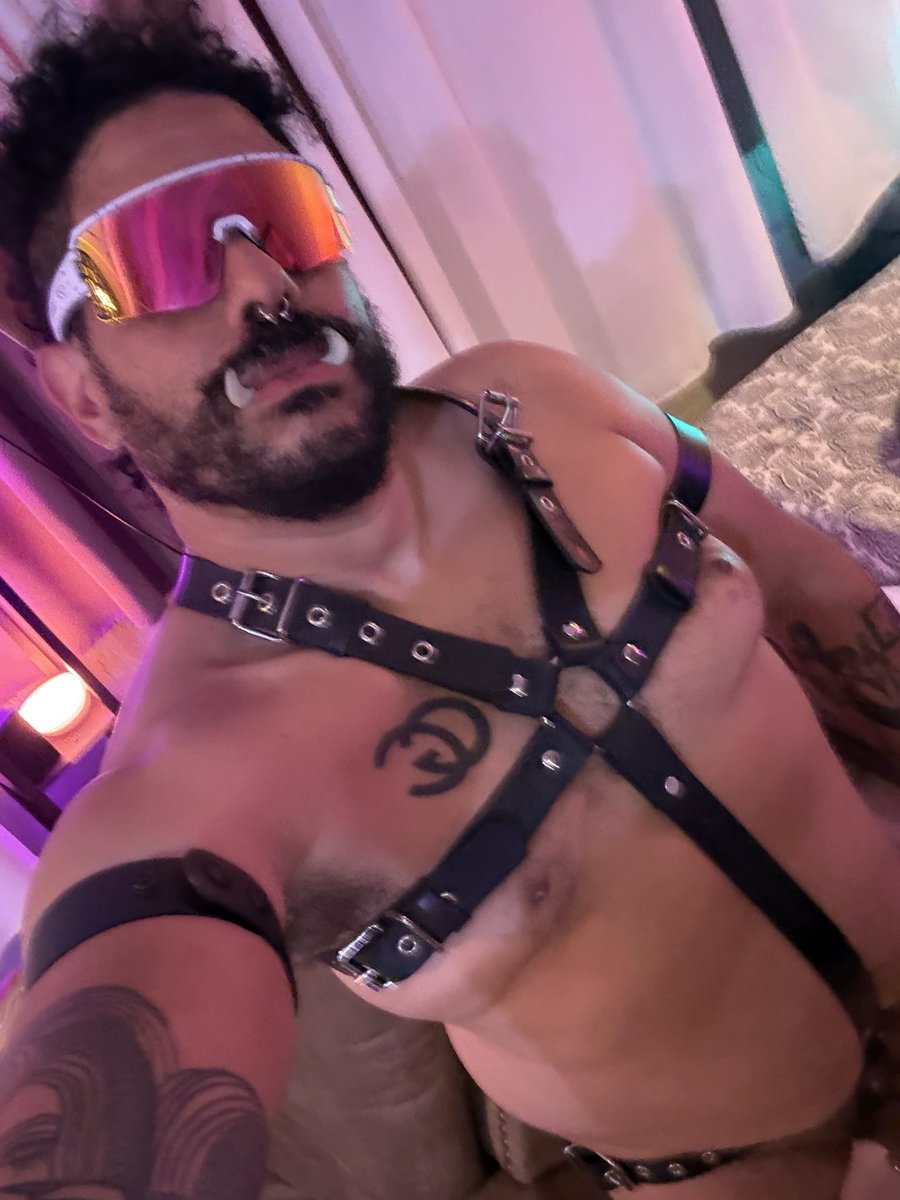 aaagathon's tweet photo. I’m a #gayorc #latex #himbo for the evening https://t.co/XdrEWkqBEj