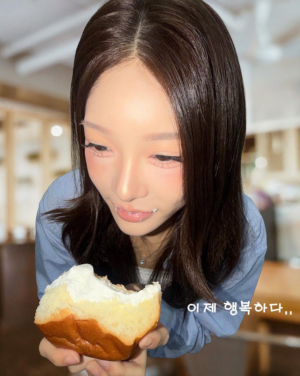 xnglch's tweet photo. 나 일본인이라 잘 모르겠는데 이게 추석 축하 사진이야? 만우절이 아니야? https://t.co/MPWjxw3VUl