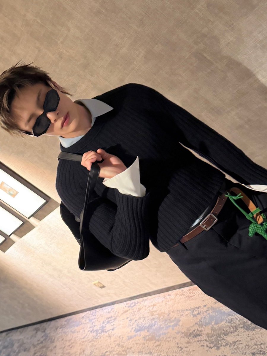 spearhyunnie2's tweet photo. jeongin instagram update: "ready to watch Louise Trotter‘s Bottega Veneta Summer 2027" 

#I_NxBOTTEGAVENETA https://t.co/UMdKurWaha