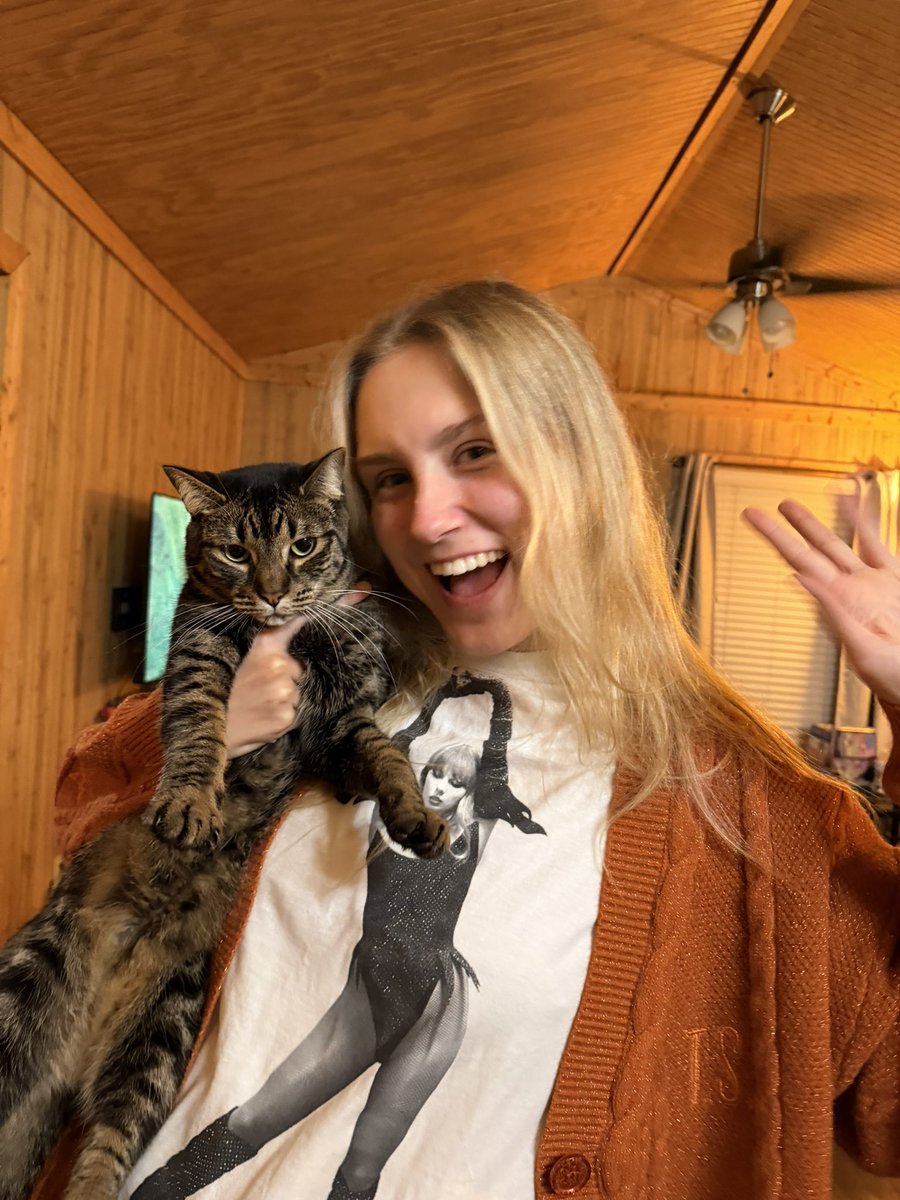 sara_wingham's tweet photo. Kiwi and I are preparing for #TSTLOASTheEncore 🎤 i’m so excited to hear what Patient Zero sounds like 😆 Taylor release nights are the best 🫶 we love you @taylorswift13 @taylornation13 https://t.co/LOg133Ra2F