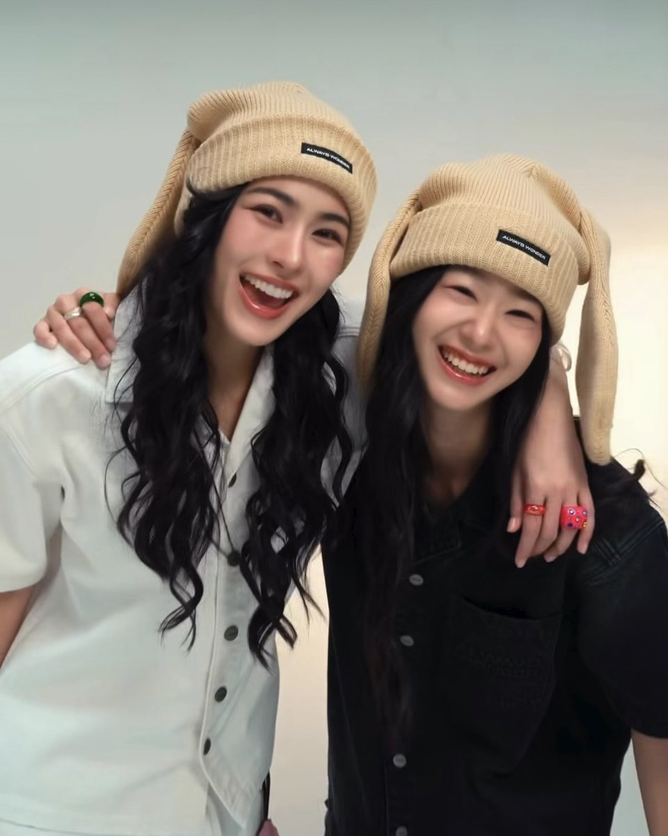 chiiyahhh's tweet photo. i need to see orm wearing this goldie beanie!!! 🐶 https://t.co/cLntIoHsra