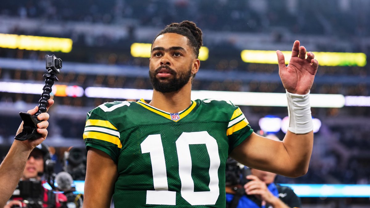 FinalCallSports's tweet photo. Jordan Love when he remembers he’s a starting NFL quarterback https://t.co/aww7dMWijq