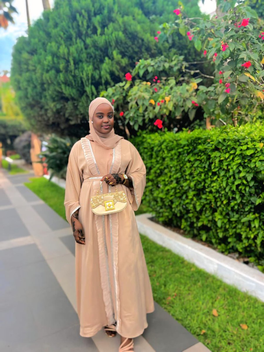 Rashidah45's tweet photo. Good morning Beautiful people ✨️ 
Jumah Mubaraka and a great day to everyone ♥️🌸 https://t.co/TNiBOGTNIJ