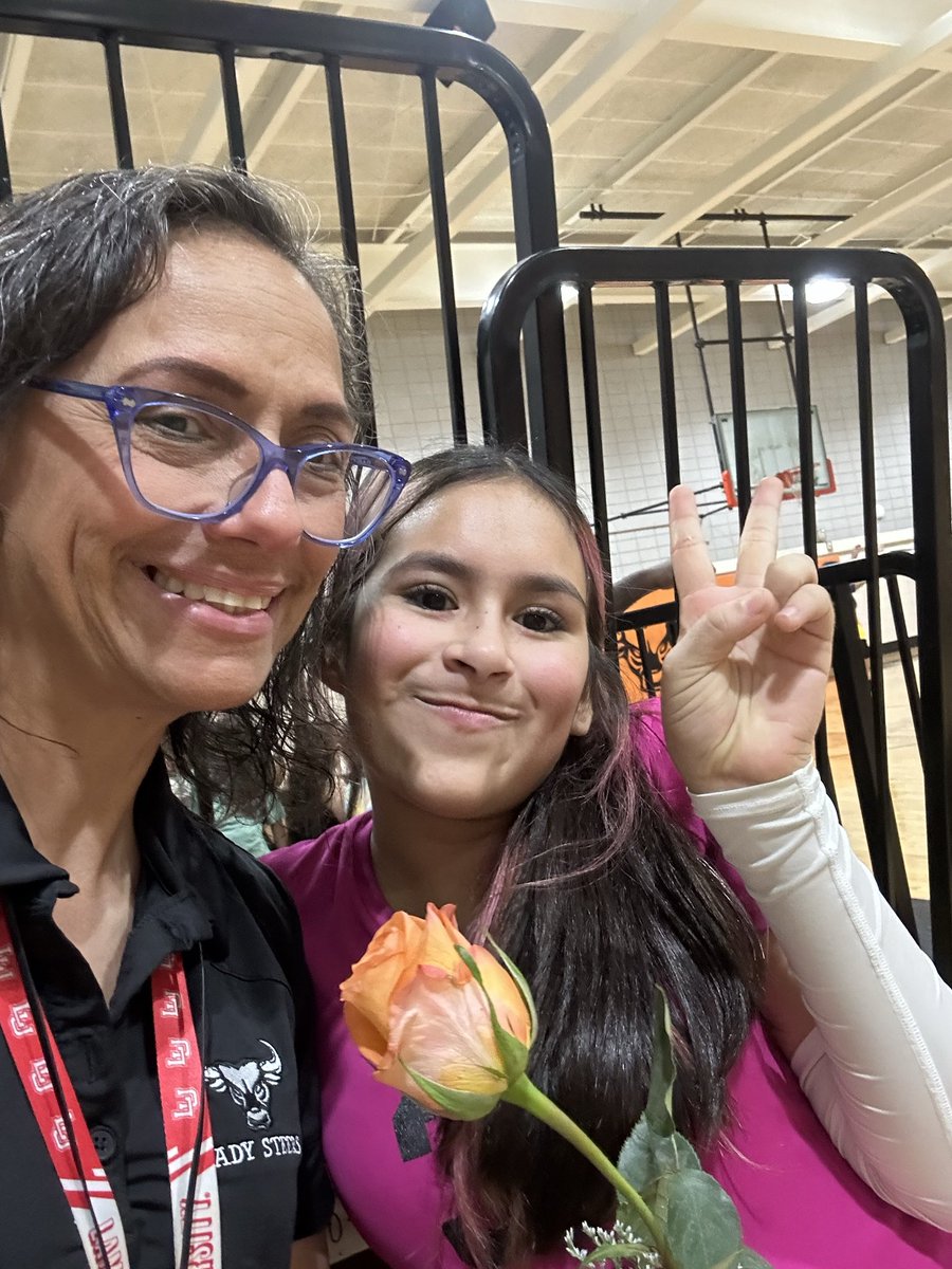 StovallMS_AISD's tweet photo. 8th grade volleyball game against @LewisMS_AISD tonight. @AldineISD @A_TeamAthletics @DrWynneLaToya @StovallMS_6thWC Thanks for the pics!  #ChooseAldine #StovallVolleyball https://t.co/etyxNha2ng