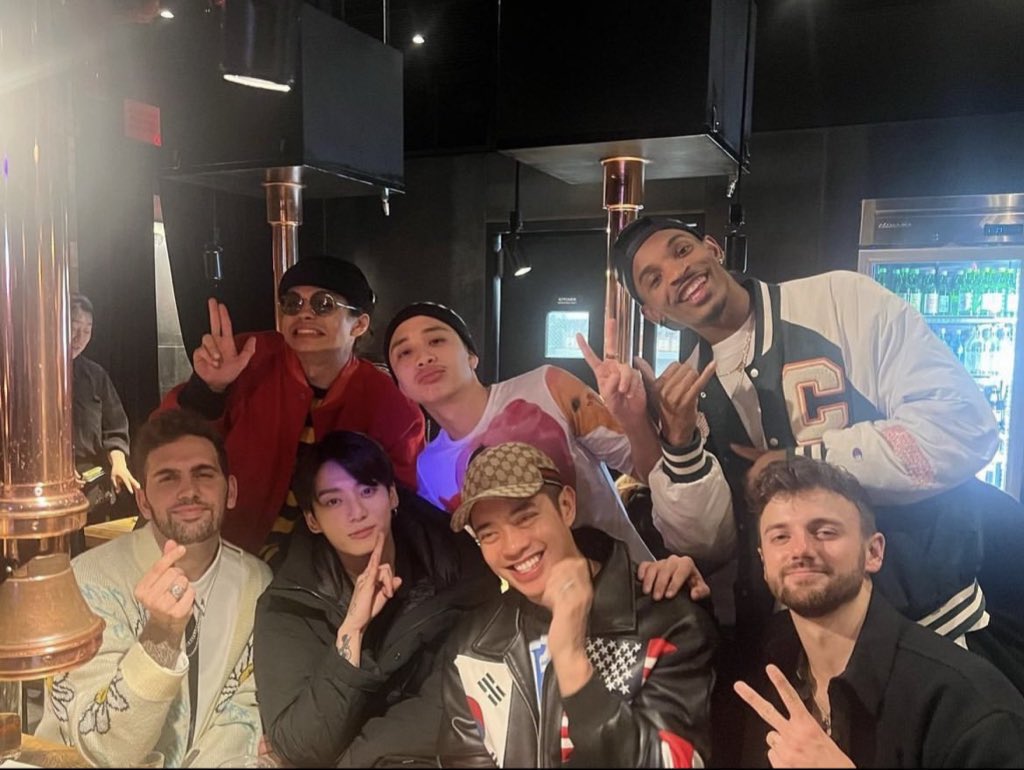 koobrekkie's tweet photo. when there's pics of him next to non-bts members i genuinely get scared cuz what if he's real https://t.co/pDYIYreFz1