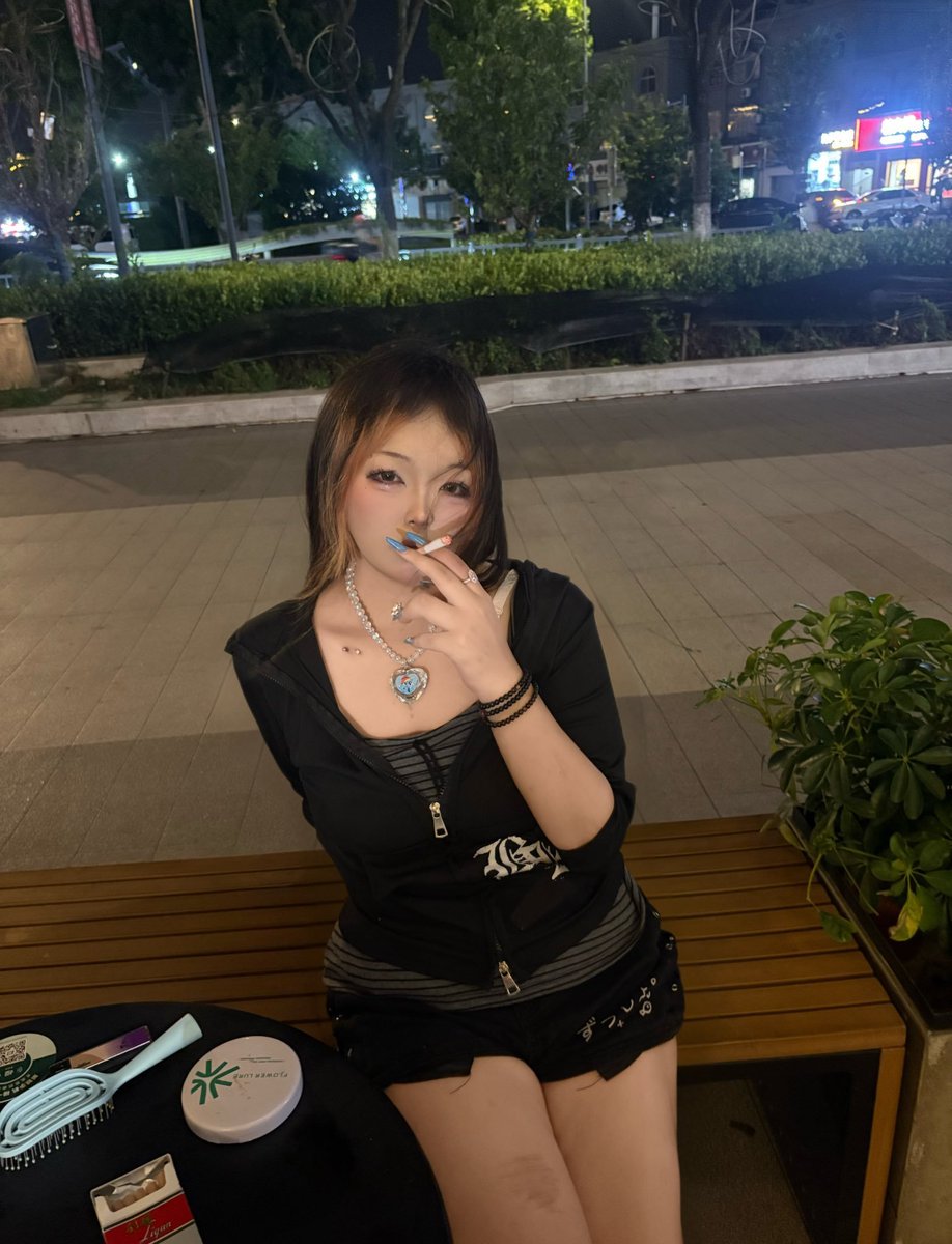 Alliecat060513's tweet photo. 母猪又想被牵出去溜了 #bbw #母猪 #露出 https://t.co/LuVgbWkq0Q