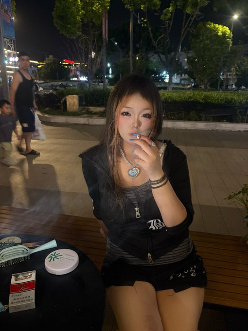 Alliecat060513's tweet photo. 母猪又想被牵出去溜了 #bbw #母猪 #露出 https://t.co/LuVgbWkq0Q