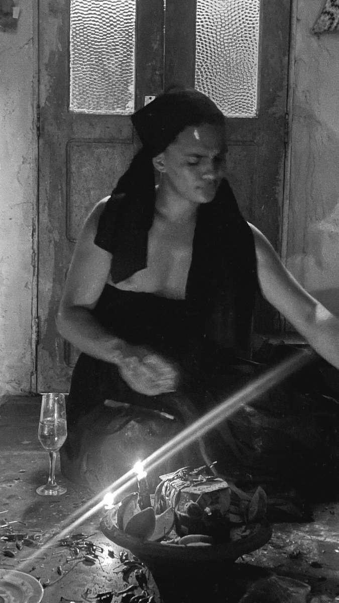 qgdoerrado's tweet photo. É no seu caldeirão é no seu caldeirão, trabalha Maria Errada na força do cão.🖤 https://t.co/0QWquLHDex