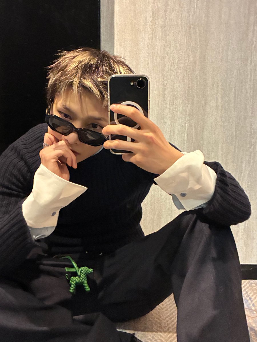 shoyoskz's tweet photo. YANG JEONGIN. UR THE COOLEST https://t.co/KQqctYLrRr