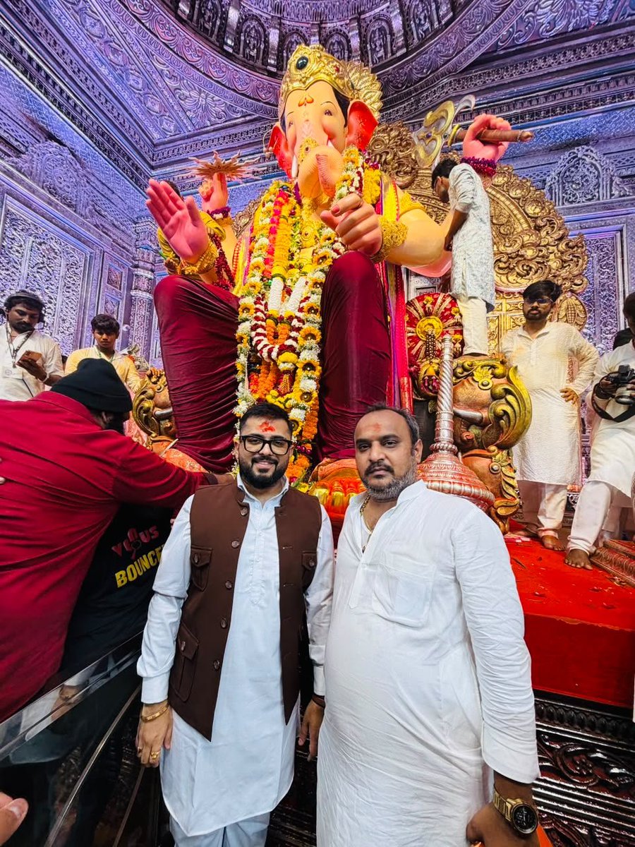 DrAnkitMogha's tweet photo. Millions of devotees A king infinite devotion
Good fortune to touch the feet of Shri Ganpati Ji of Lalbagh Mumbai today
Om Gan Ganpate Namah
Lal Baugcha Raja Darshan 2026
#lalbaugcha #Darshan
ॐ गं गणपतये नमः
लाल बाग राजा २०२६ दर्शन
#lalbaghcharaja #mumbaidiaries #MumbaiGanpati #lalbaughcharaja #ganpatibappa