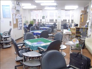 Rai_hope014's tweet photo. 【拡散希望】
20年続く本厚木駅徒歩4分の健康麻雀店(ノーレート)が11月に閉店します。
それに伴い、設備一式込み【100万円】で引き継いでくれる方を募集！
私は現在の活動拠点に恩義があり経営に関われない為、現オーナーへお繋ぎする橋渡し役(仲介料等ゼロ)に徹します🙇‍♂️
ご興味ある方はDMください！✨ https://t.co/QKirRGMcFz