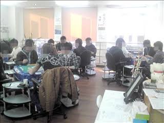 Rai_hope014's tweet photo. 【拡散希望】
20年続く本厚木駅徒歩4分の健康麻雀店(ノーレート)が11月に閉店します。
それに伴い、設備一式込み【100万円】で引き継いでくれる方を募集！
私は現在の活動拠点に恩義があり経営に関われない為、現オーナーへお繋ぎする橋渡し役(仲介料等ゼロ)に徹します🙇‍♂️
ご興味ある方はDMください！✨ https://t.co/QKirRGMcFz