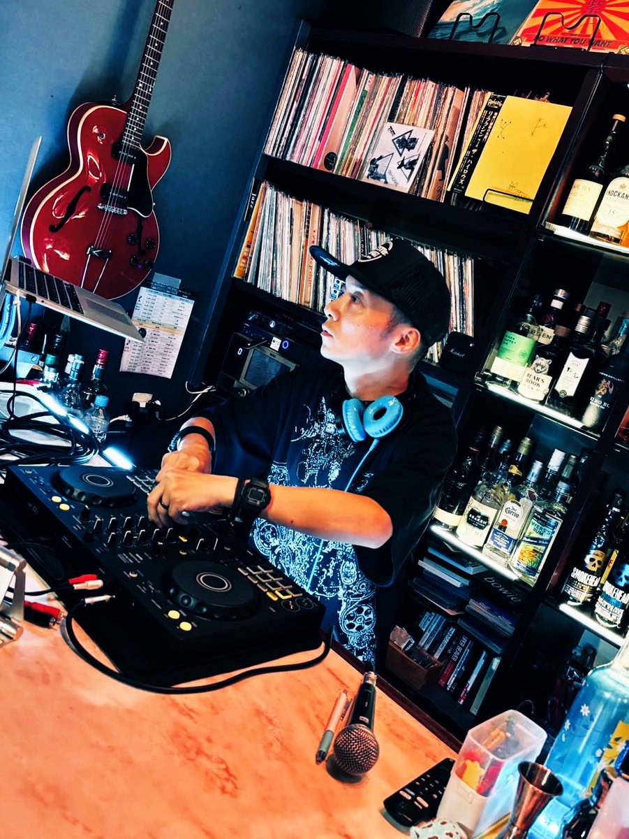 dqdqheadrock's tweet photo. music bar en 4周年おめでとうございます
こんな素晴らしい日にDJさせてもらい本当光栄でした
そして遊びに来てくれたみなさん、共演者のみなさん
一緒にお祝いできてめっちゃ嬉しかったです
ありがとうございました
これからもよろしくお願いします https://t.co/TdRzg9XUQj
