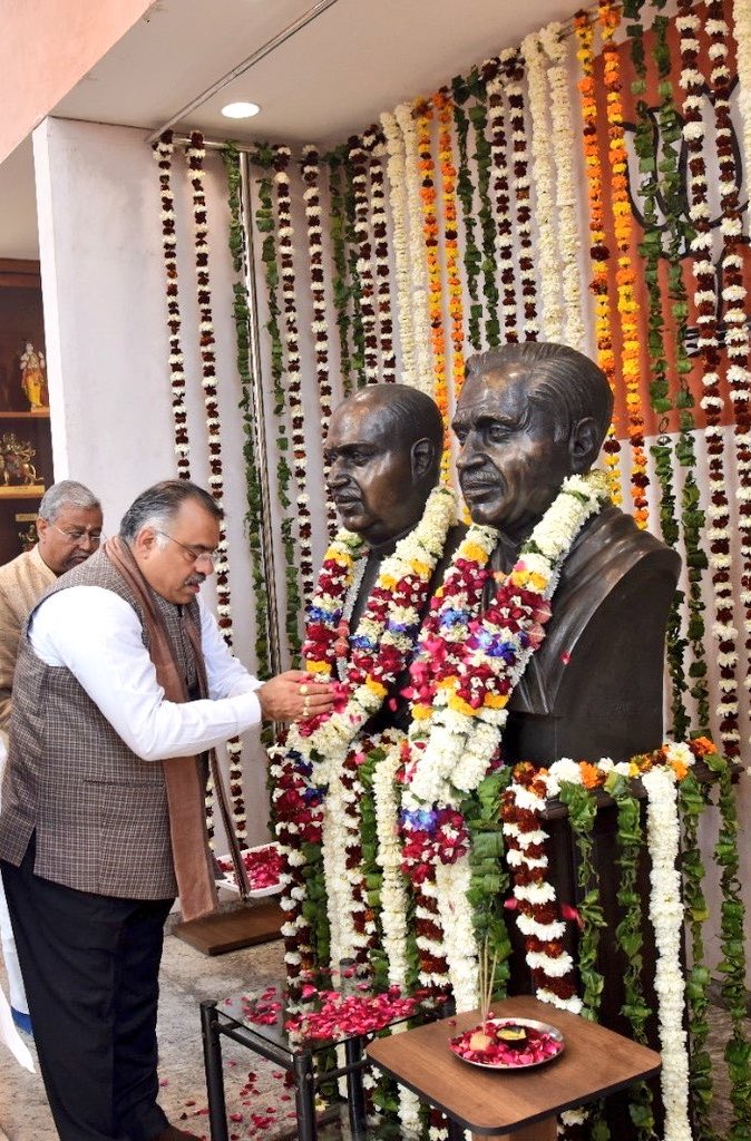 tarunchughbjp's tweet photo. प्रखर राष्ट्रवादी, उत्कृष्ट संगठनकर्ता और एकात्म मानववाद के प्रणेता, हमारे प्रेरणास्रोत पंडित दीनदयाल उपाध्याय जी की जयंती पर विनम्र श्रद्धांजलि।

आपके द्वारा दिखाए गए ‘अंत्योदय’ के पथ पर चलकर माननीय प्रधानमंत्री श्री @NarendraModi जी के नेतृत्व में भाजपा सरकार प्रत्येक देशवासियों के जीवन स्तर को बेहतर बनाने हेतु निरंतर कार्य कर रही है।
