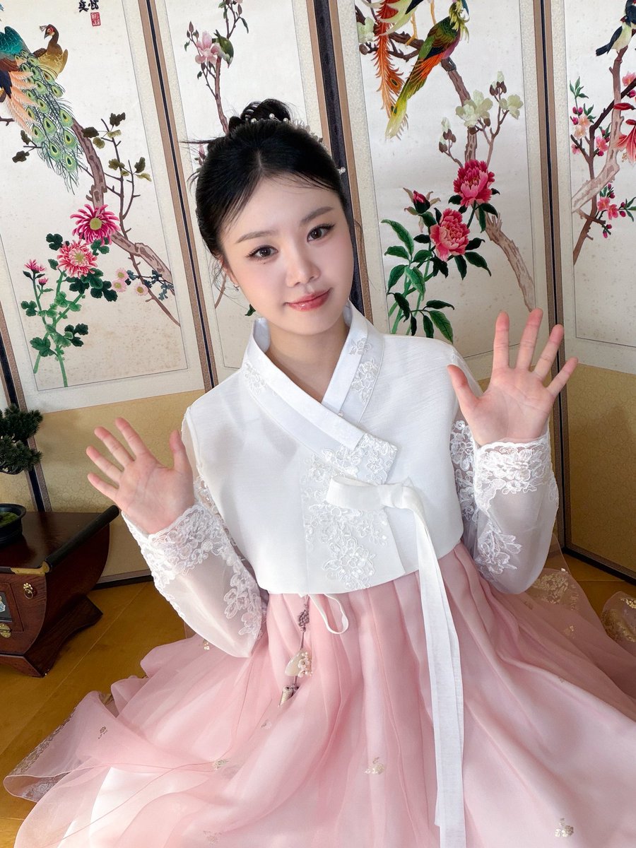 seottang2ya's tweet photo. 여러분 야추입니다.. 요즘은 즐추 안 쓰고 야르한추석 쓴다네요🫪🫰🏻 https://t.co/KgaDrgKOA8