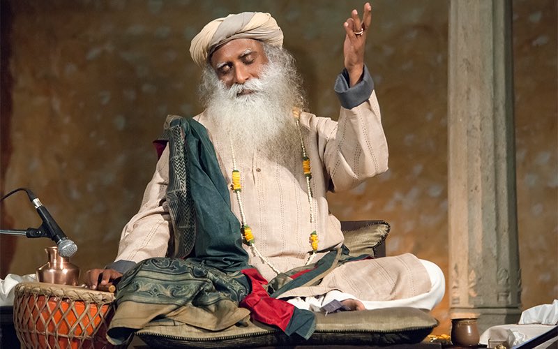 SadhguruJV's tweet photo. Seek what you see as the highest. Living with this vision is an elevating, liberating, and joyous process in itself. #SadhguruQuotes https://t.co/2lh28l05fa