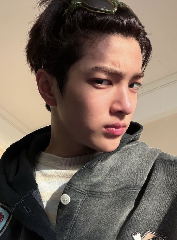 aintmima's tweet photo. apa lu gua tonjok lu 🤨

#COERSelcaDay #COSD #KEONHO #건호 #CORTIS https://t.co/2wMDi8NC0C